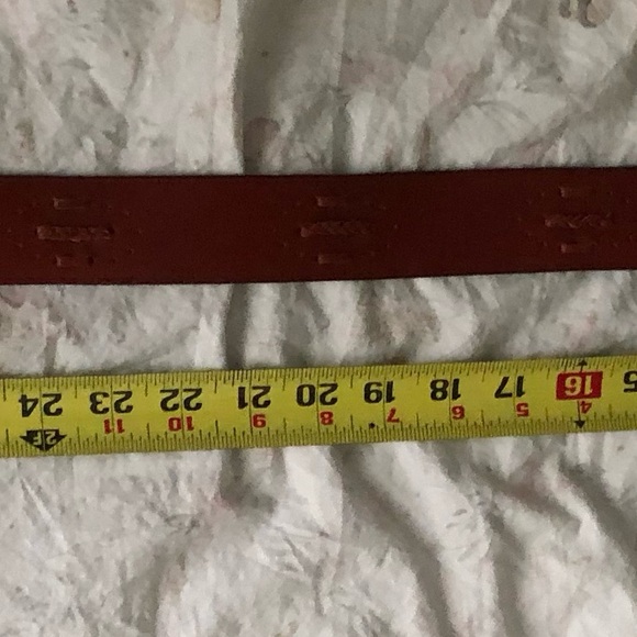 Studio New York, brown leather belt gold / brass rounded buckle 36 in long - Picture 4 of 6